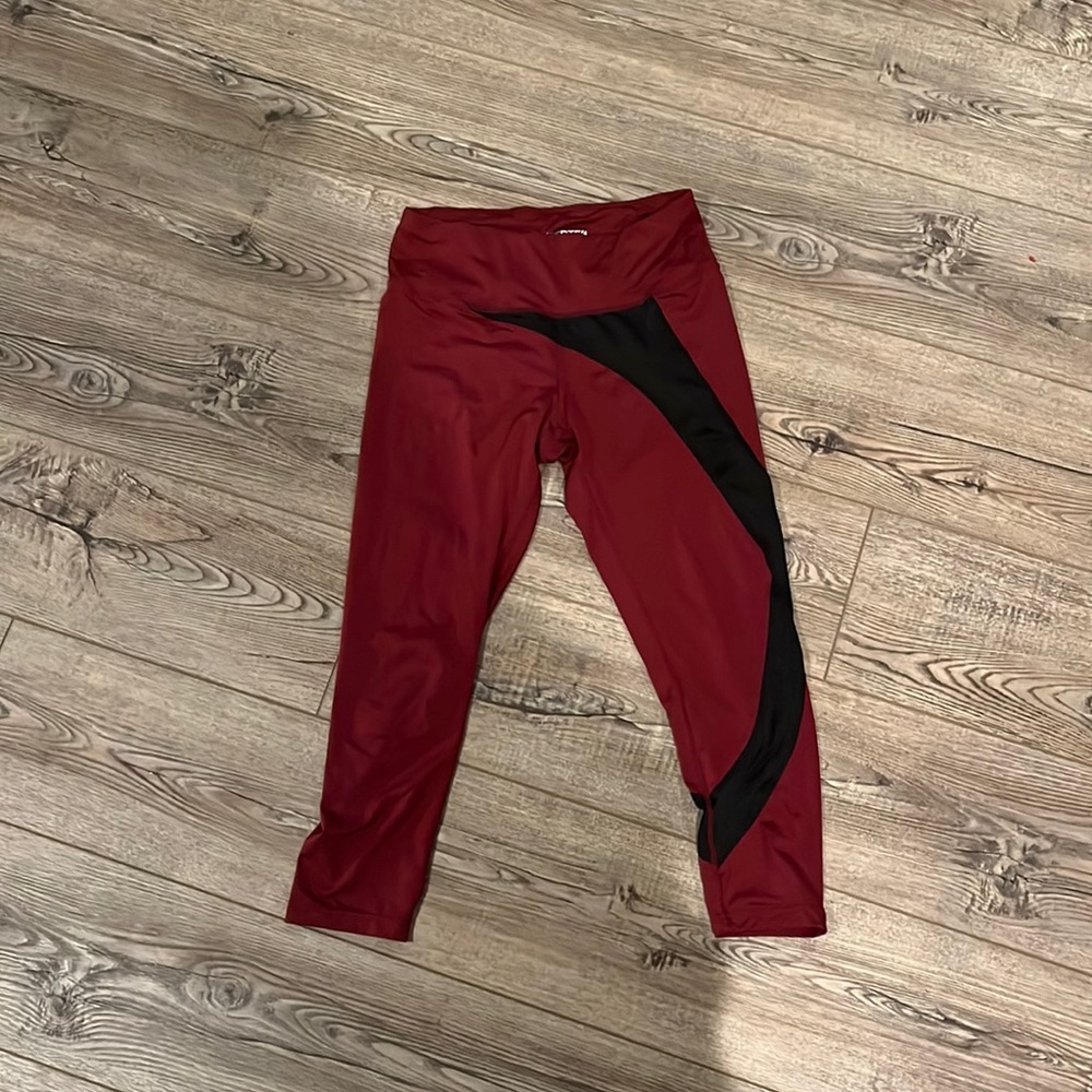 Maroon work out leggings